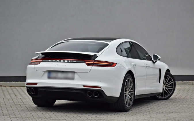 Porsche Panamera cena 341000 przebieg: 41000, rok produkcji 2019 z Toruń małe 232